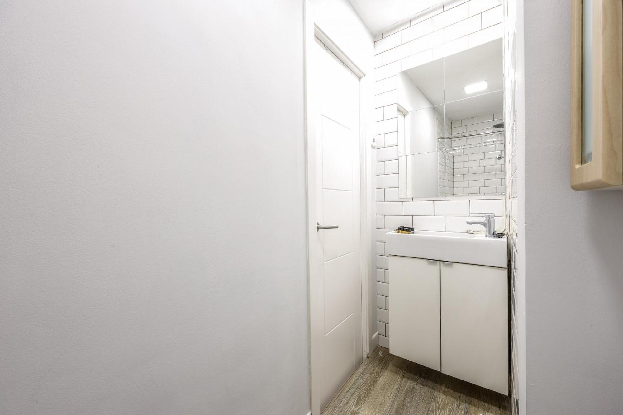 Pequeno Apartamento Reformado En Tirso De Molina Alquiler Temporal Madrid Exterior photo